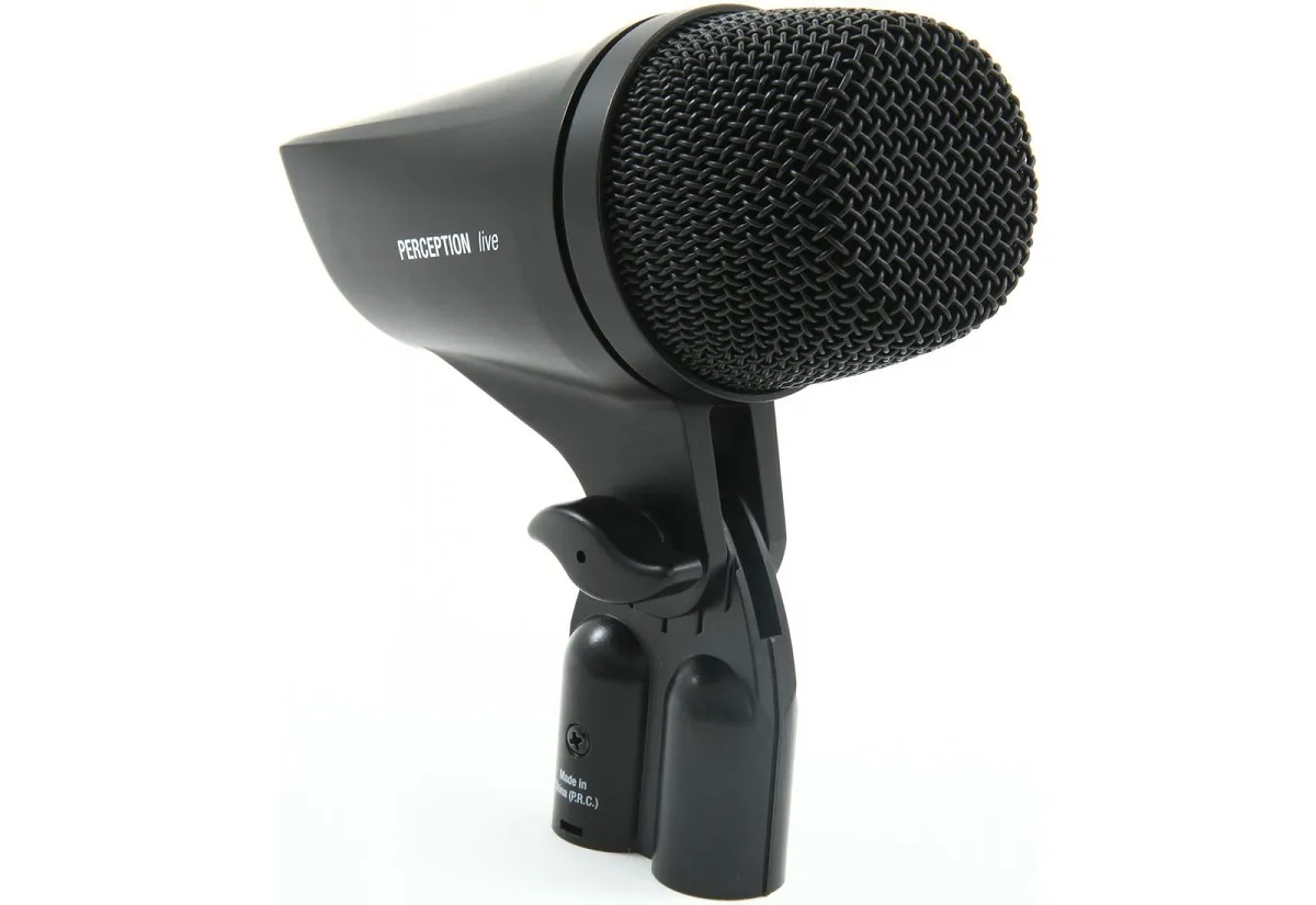 AKG P2